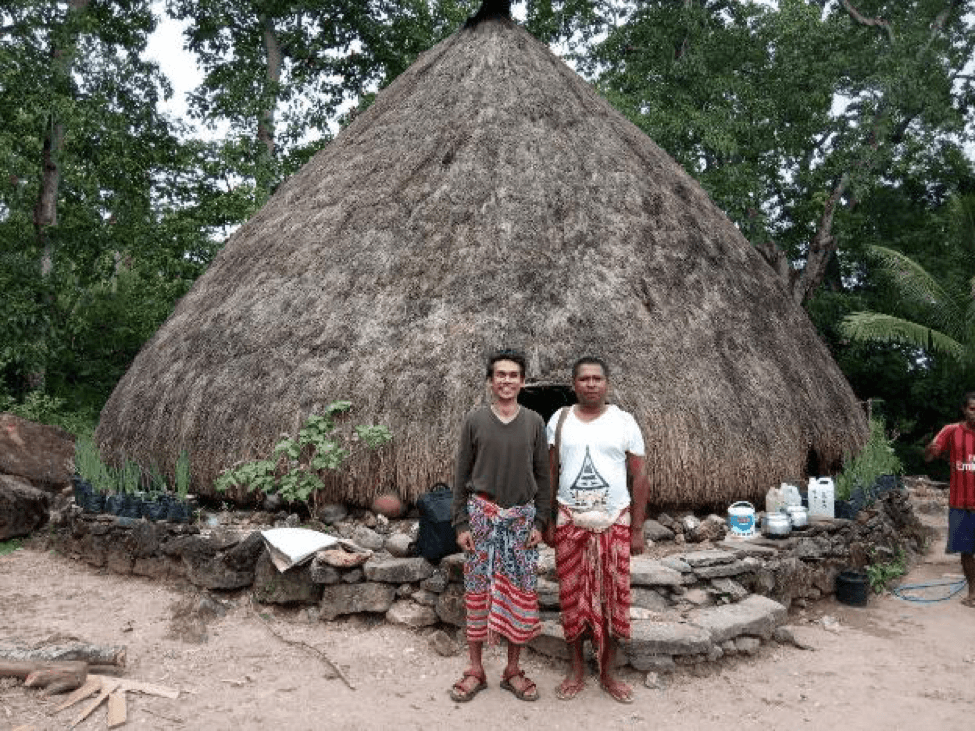 Lakoat.Kujawas kerap kedatangan relawan anak muda yang membantu aktivitas edukasi